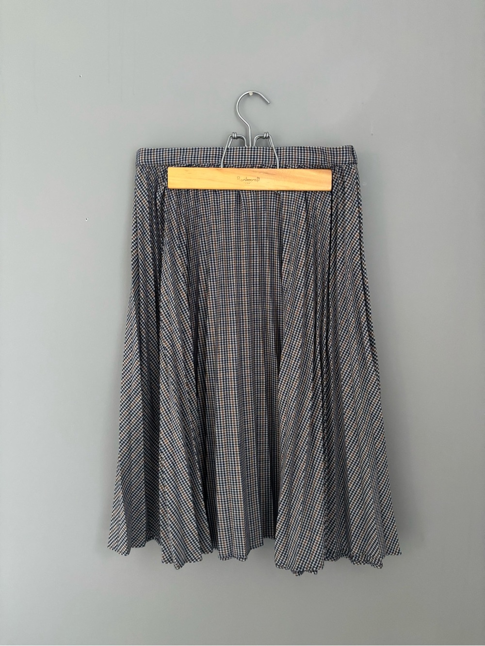 Chaus Pleated Midi Skirt in Navy Check | Size Small